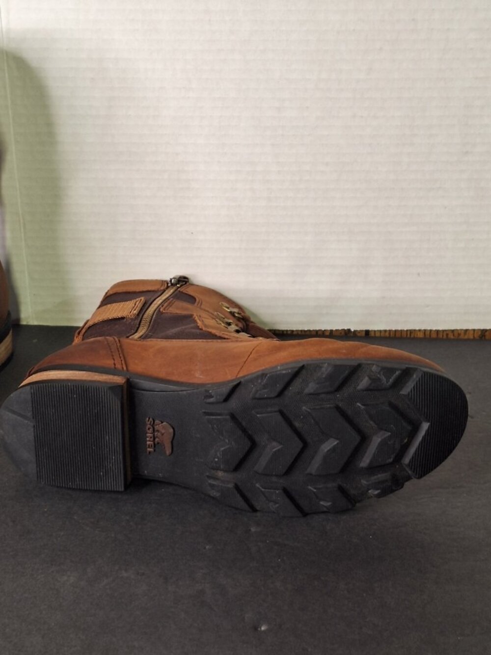 Sorel Women's Waterproof Brown Leather Combat Boots, Zipper & Lace, Size 9 US - Picture 7 of 16